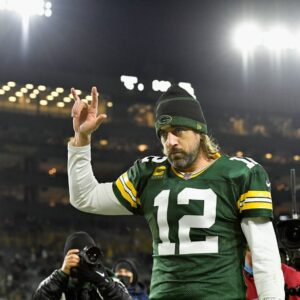 Aaron Rodgers walking off the field after the NFC Division Playoff game